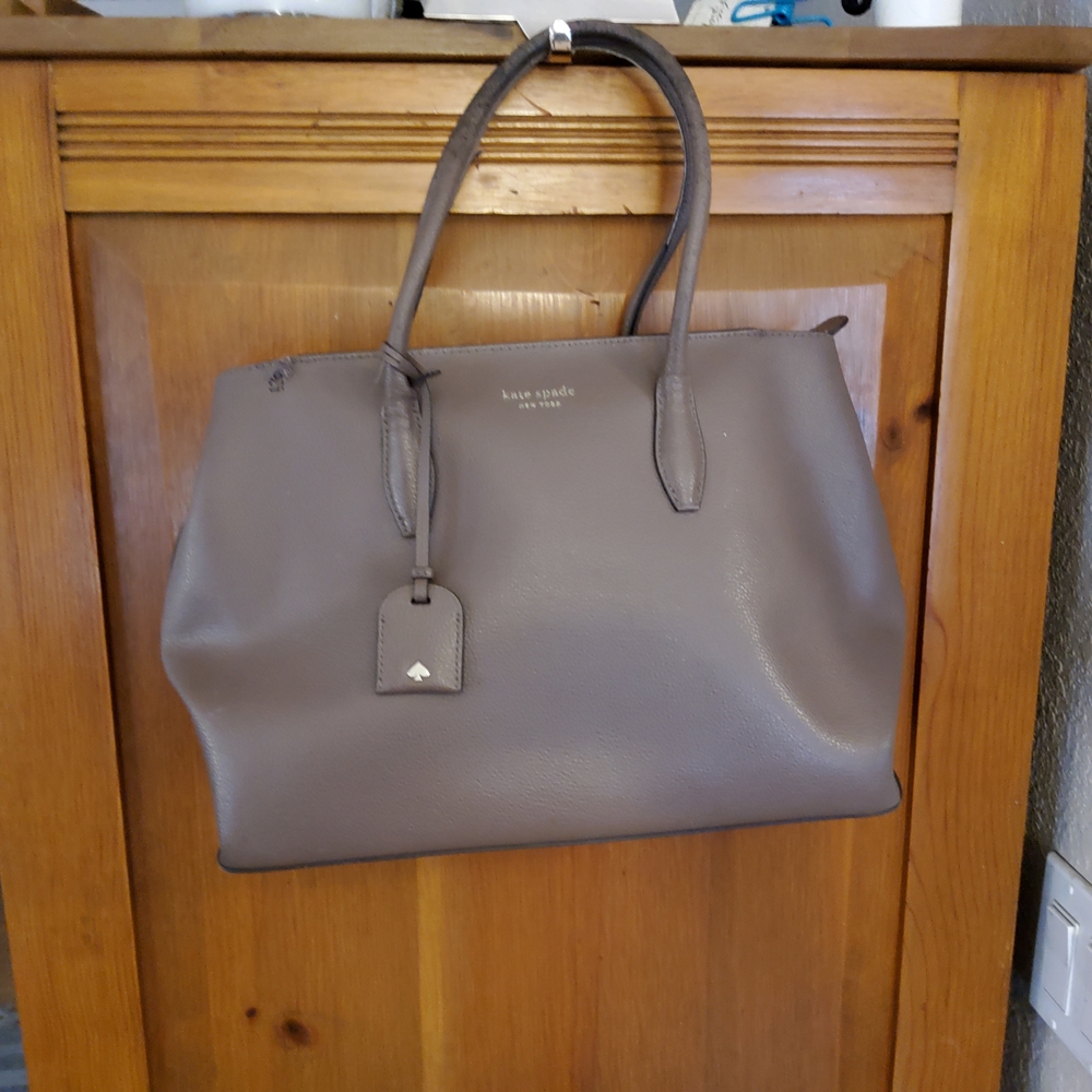Authentic Kate Spade Eva Bag Fair to Partly Cloudy Condition - Picture 9 of 16